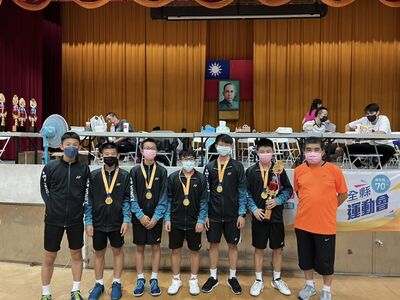 賀本校羽球隊參加第70屆縣運羽球比賽榮獲國男組團體冠軍、國女組團體冠軍。